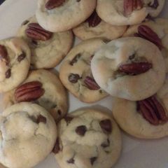 A picture of Eggless Chocolate Chip Cookies.