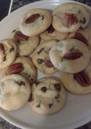 A picture of Eggless Chocolate Chip Cookies.