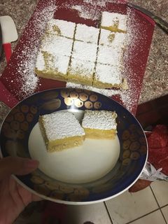 A picture of Lemon bars.