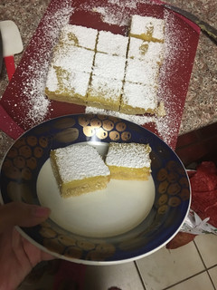 A picture of Lemon bars.