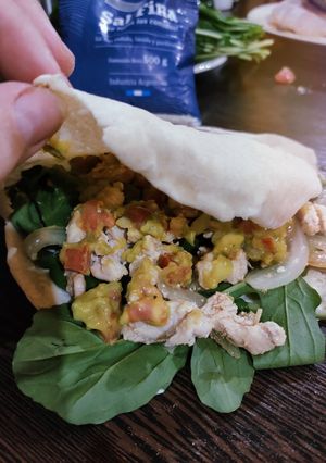 Una foto de Sándwich de pan árabe