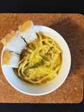 Zuppa di cipolle con brodo vegetale