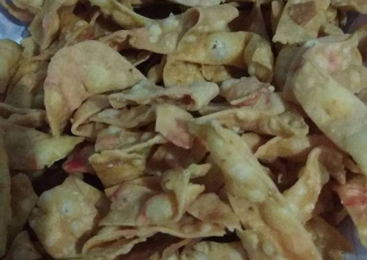 Keripik bawang spicy