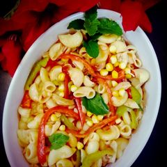 Roast Pepper Maccroni Salad A picture of Roast Pepper Maccroni Salad.