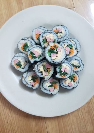 Hình của món Cơm cuộn kimbap.