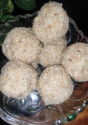 तिल के लड्डू (til ke ladoo recipe in Hindi) रेसिपी मुख्य फोटो