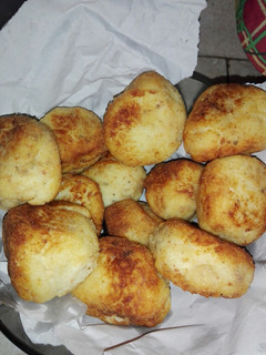 Una foto de Bombas de papa rellenas con queso