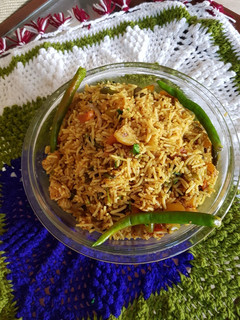 મીક્સ વેજ પુલાવ (Mix veg pulao recipe in Gujarati) રેસીપી મુખ્ય ફોટો