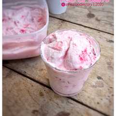 รูปของ Strawberry Ice Cream