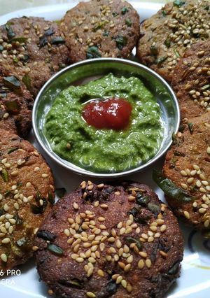 मेथी बाजरी वडा़ रेसिपी मुख्य फोटो