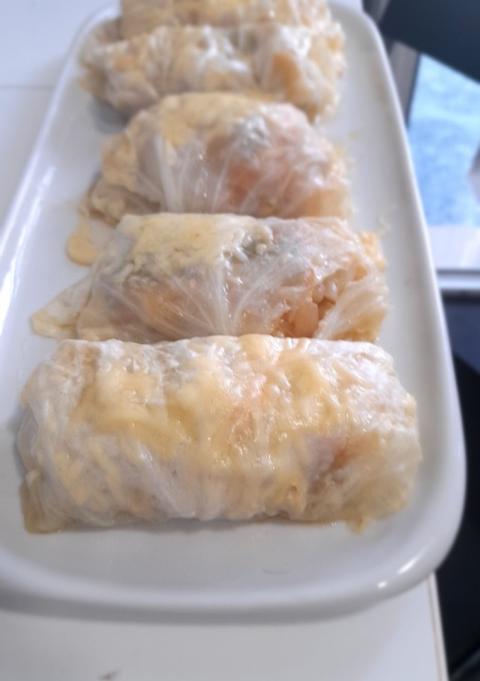 Una foto de Rollito de col con verduras