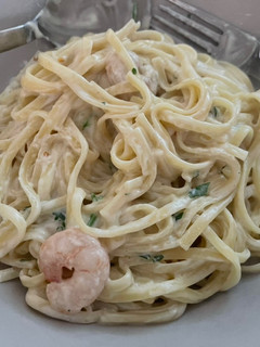 Una foto de Pasta con gambas y nata