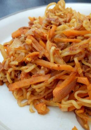 Foto resep Indomie goreng tuna pedas 🐟