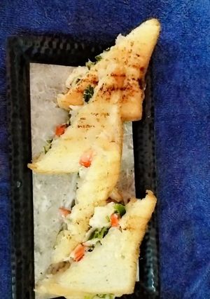 A picture of Veg Malai Bread.