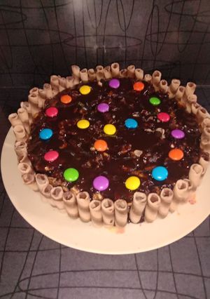 બિસ્કીટ કરન્ચી કેક (Biscuit Crunchy Cake Recipe In Gujarati) રેસીપી મુખ્ય ફોટો