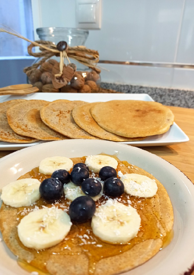 Una foto de Tortitas integrales con harina de espelta 🥞 y miel 🍯