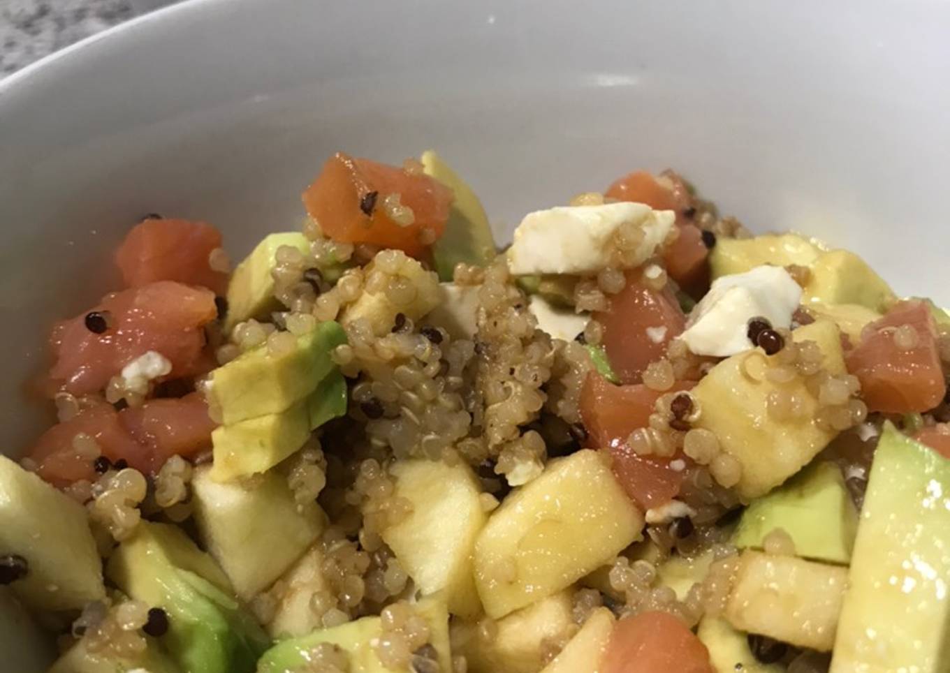 Ensalada de quinoa tipo poke