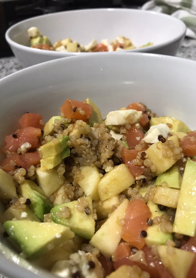 Una foto de Ensalada de quinoa tipo poke