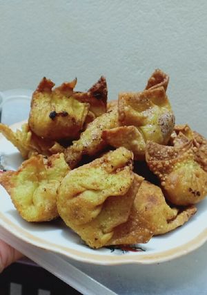 Hình của món Hoành thánh hải sản chiên giòn.