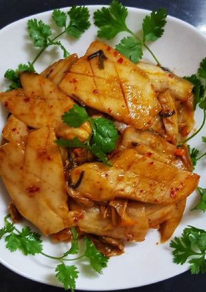Hình của món Nấm đùi gà xào kim chi.
