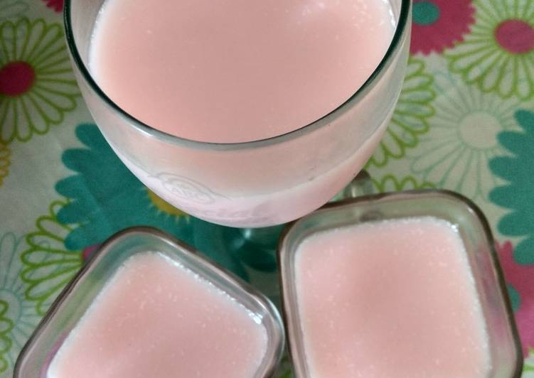 Silky puding buah strawberry