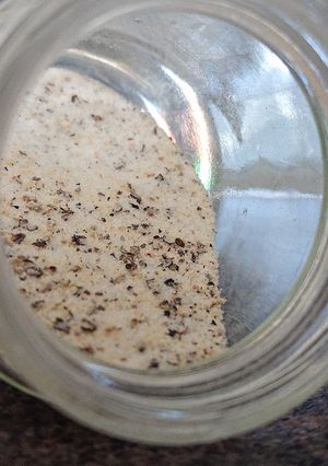 A picture of House Seasoning.