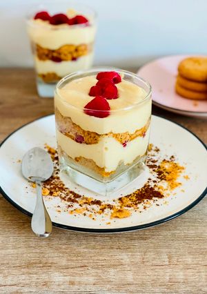 Une photo de Verrine façon tiramisu aux framboises