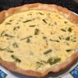 Quiche con base de pizza con merluza y trigueros