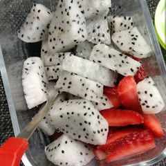 A picture of Dragon fruit salad.