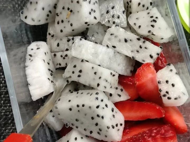 Easy Steps to Make Recipes Dragon fruit salad the Perfect Appealing.