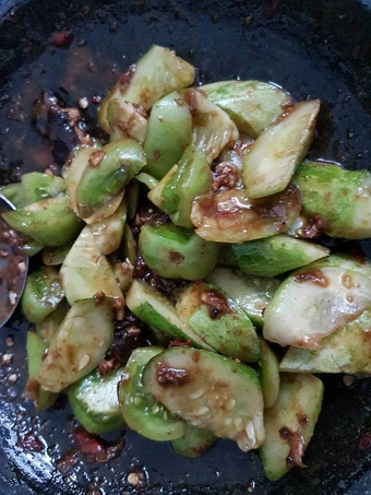 Langkah Gampang Menyiapkan Resep  Rujak timun dan tomat hijau yang Enak Banget, Enak Banget