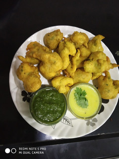 મેથી ના ગોટા(methi na gota recipe in gujarati) રેસીપી મુખ્ય ફોટો