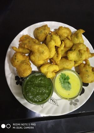 મેથી ના ગોટા(methi na gota recipe in gujarati) રેસીપી મુખ્ય ફોટો