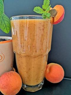 Banán-sárgabarack smoothie recept fotója