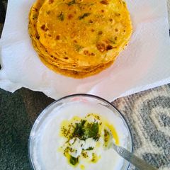 A picture of Methi Tomato Thepla.