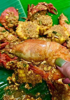 Foto resep 15. Udang dan kepiting saus padang