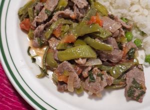 Una foto de Bistec ranchero con nopales
