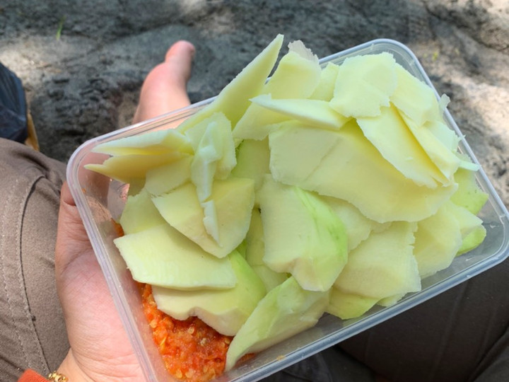 Cara Membuat Rujak Mangga Bunda Pasti Bisa