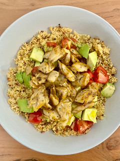 Una foto de 🥗 Ensalada de cous cous con Heura 🌿