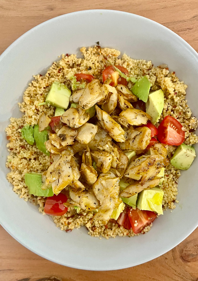 Una foto de 🥗 Ensalada de cous cous con Heura 🌿