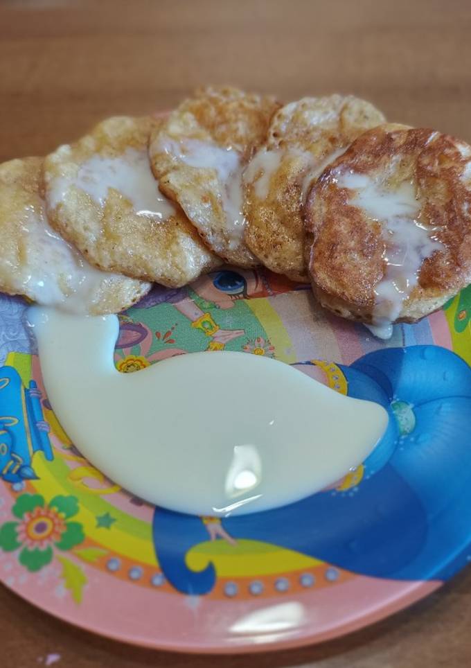 Оладки з яблуками