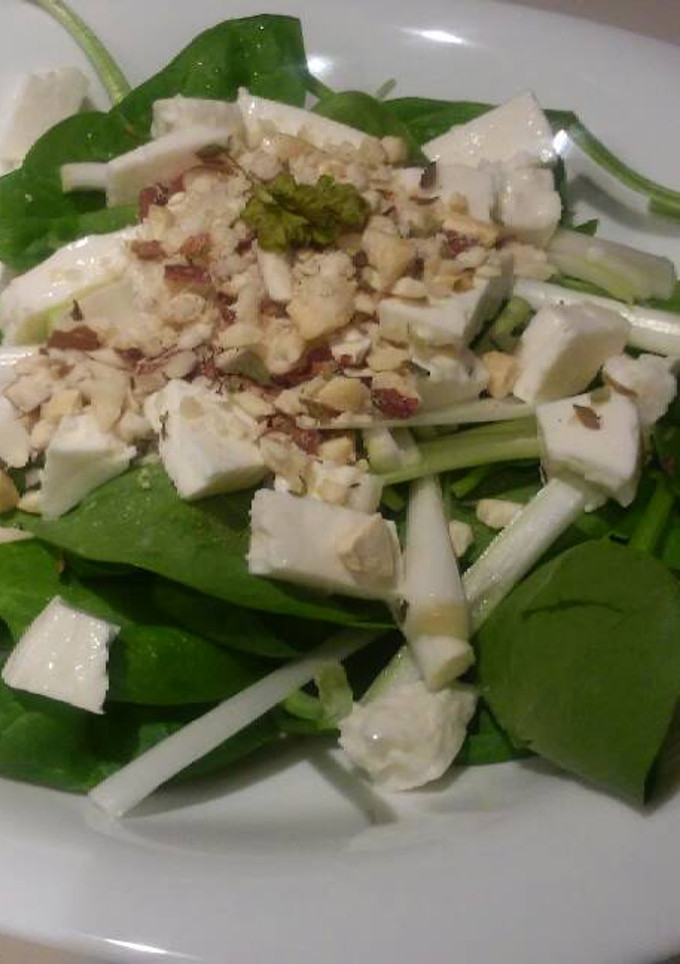 Una foto de Espinaca con queso fresco