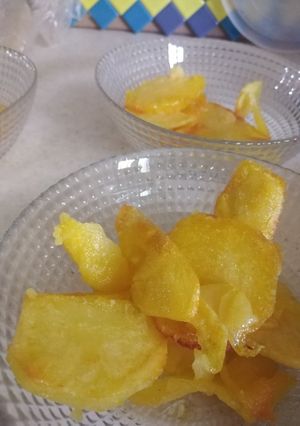 عکسی از دستور چیپس خانگی تنها با دو قلم مواد🥔