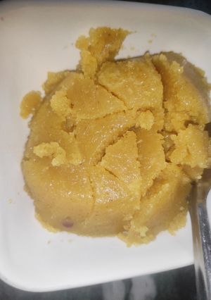 सूजी का हलवा (sooji ka halwa recipe in Hindi) रेसिपी मुख्य फोटो