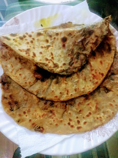 A picture of Methi Aloo ke Parathay.