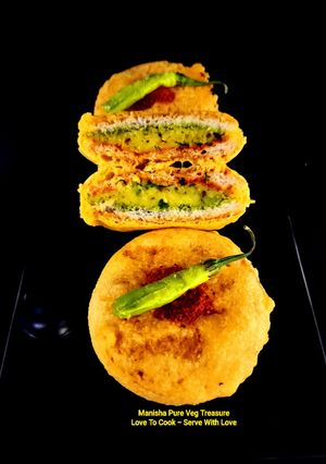 A picture of Ulta Vada Pav - Mumbai Street Style Ulta Vada Pav - Innovative Street Food.