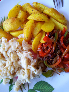 A picture of Potatowedges, eggs and veggies #4weekchallege #authormarathon.