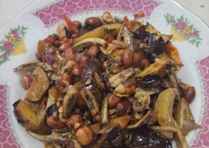 Cara Gampang Menyiapkan Tumis jengkol teri pedas yang Enak Banget