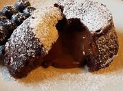 Una foto di tortino cioccolato