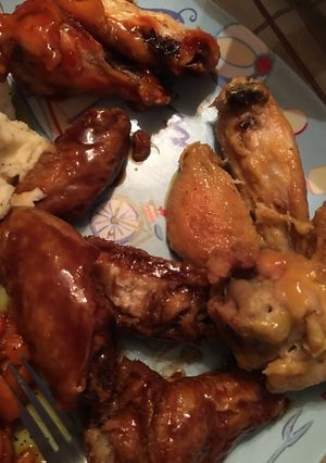 A picture of Oven baked crispy chicken wings.